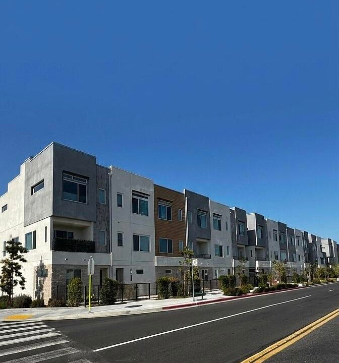 1st image of 2543 Marine Ave