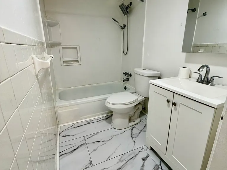2440 Noble Rd #204 — Photo 10