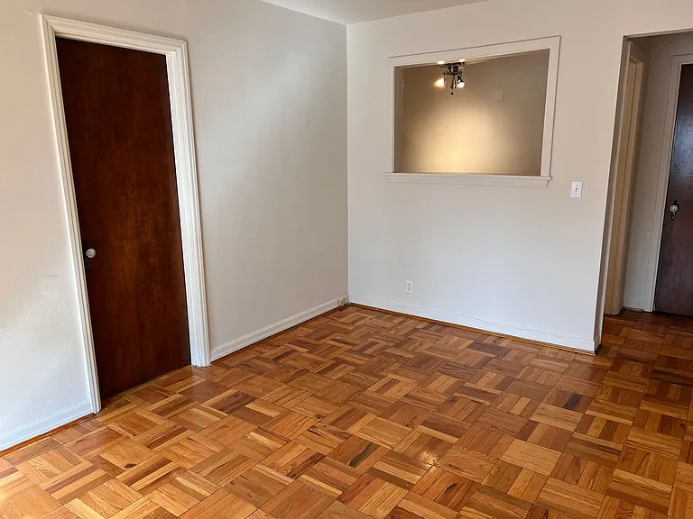 2750 Linshaw — Photo 15