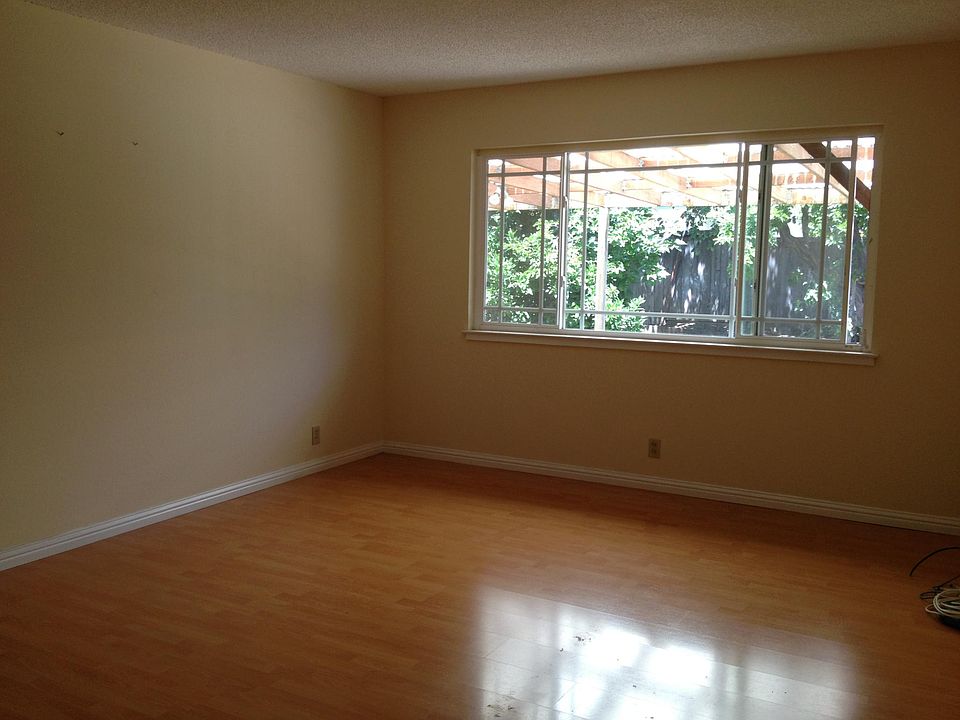 2nd image of 4727 Hacienda Ave