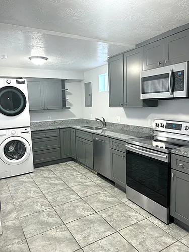 553 N 190 E Photo 1