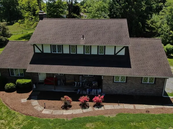 727 N Church Rd, Sinking Spring, PA 19608