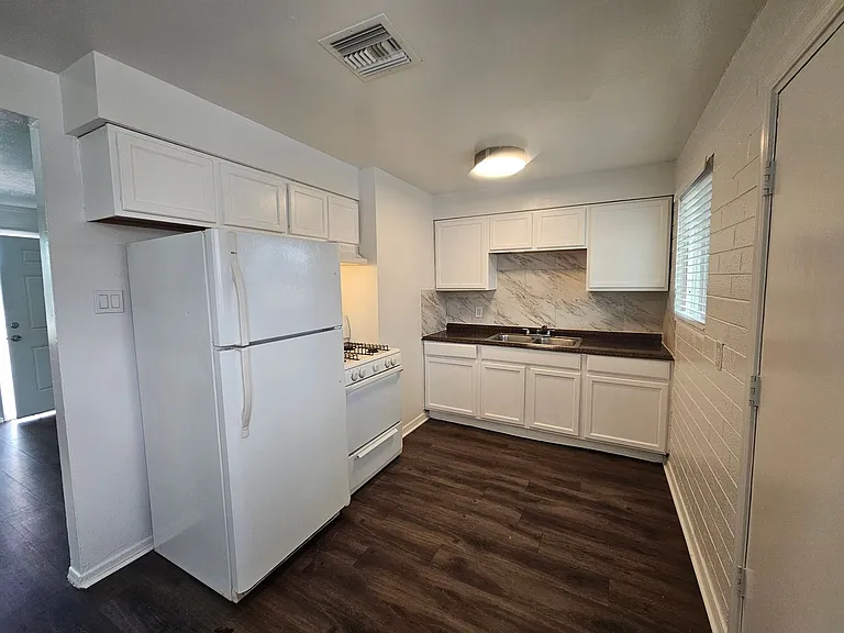 1608-1610 W. Becker Lane — Photo 11