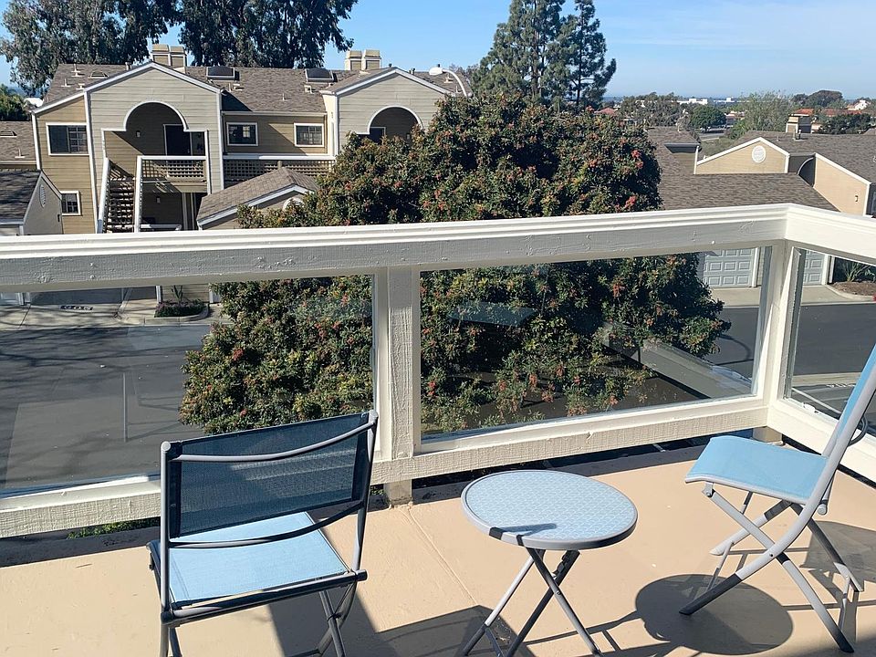 View from Upstairs Patio- You can see the Ocean Horizon!!