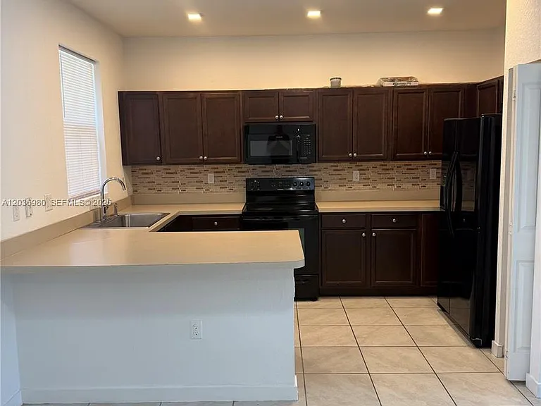 24360 SW 117th Ave — Photo 3