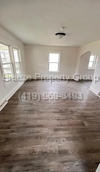 1912 Greenwood Ave — Photo 2