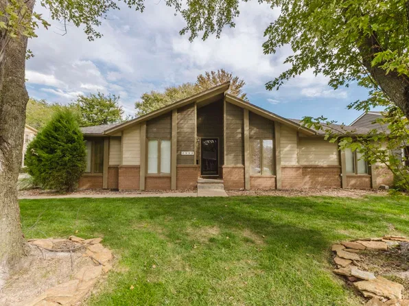 2332 N Bromfield Cir, Wichita, KS 67226
