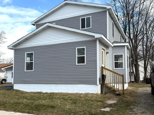 632 Spring St, Three Rivers, MI 49093
