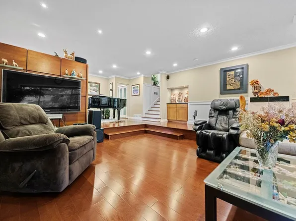 3152 Lancaster Pl, Pt Coquitlam, BC V3C 3J7