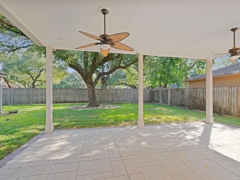 15414 Willow River Dr — Photo 19