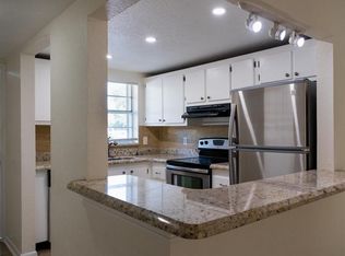 1638 Embassy Dr APT 104, West Palm Beach, FL 33401