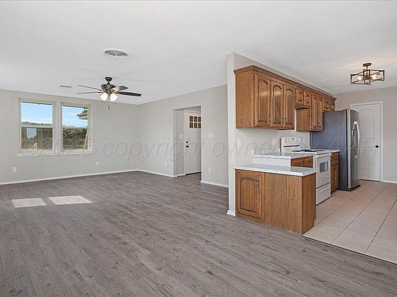 3rd image of 122 Racine Trl