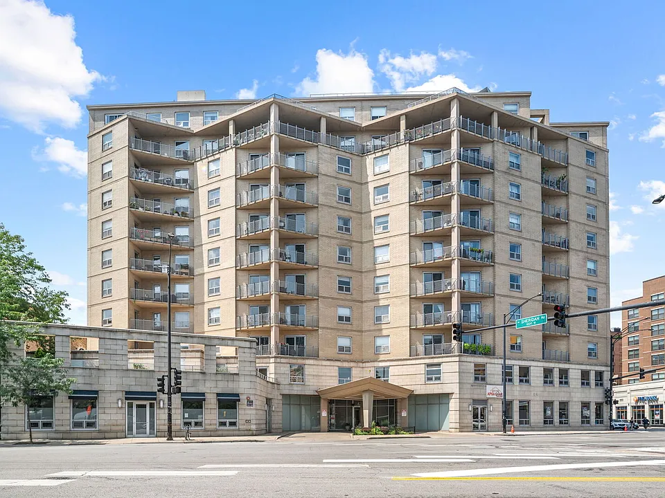4350 N Broadway St #1002