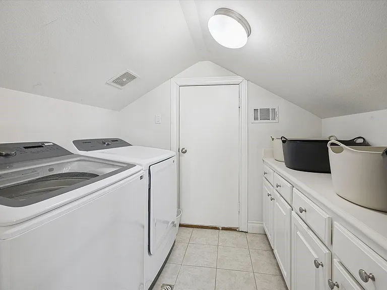 2207 Austin St — Photo 22