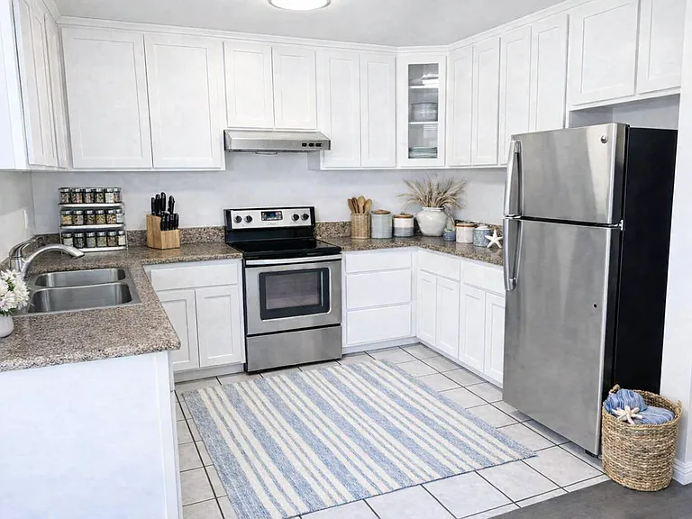 129 Marguerita Ave #J — Photo 4