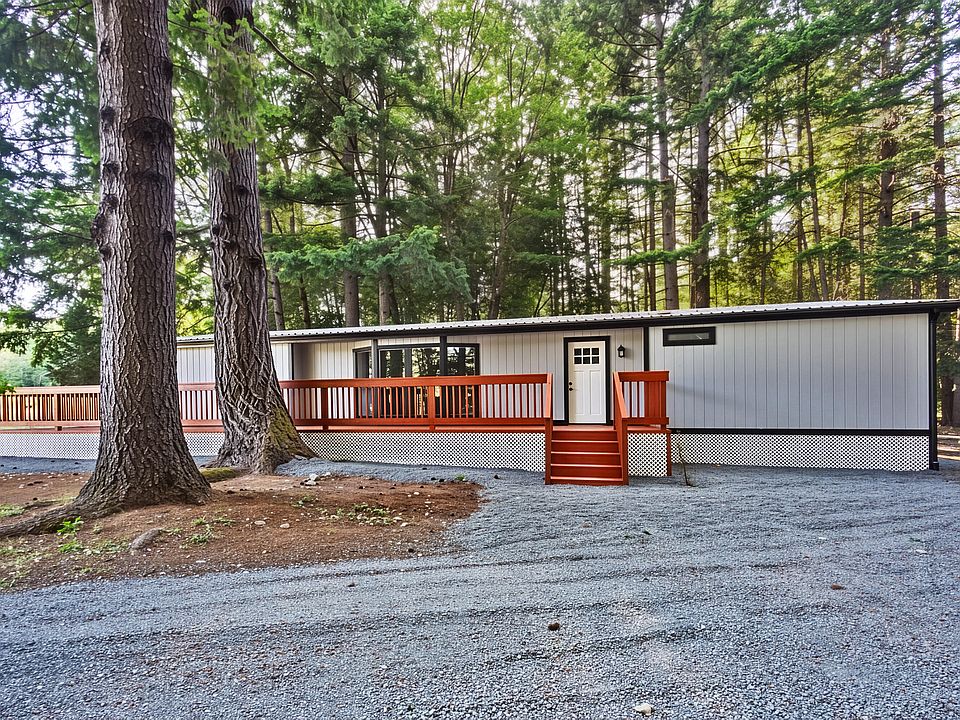 1st image of 601 Pinewood Way