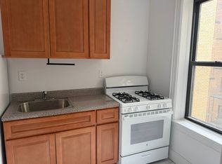 28-30 34th St #4, Astoria, NY 11103