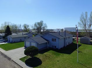 216 Chestnut Ave, Glendive, MT 59330