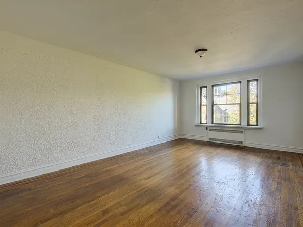 109-14 Ascan Avenue image 9 of 46