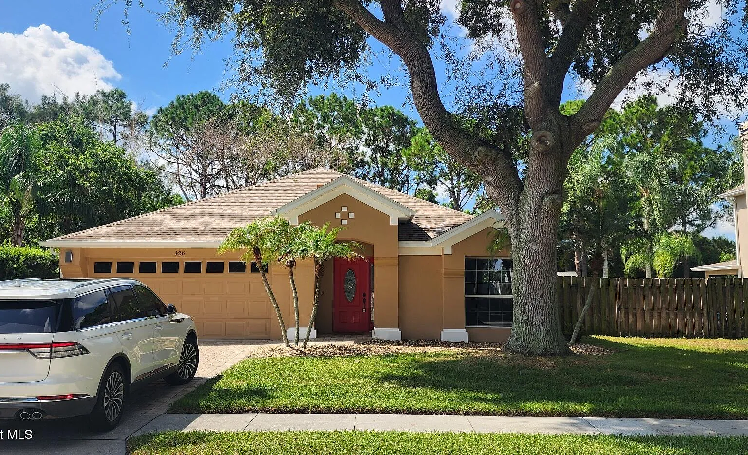 4 bed, 2.0 bath, 1995 sqft, $3,000 — Photo 1