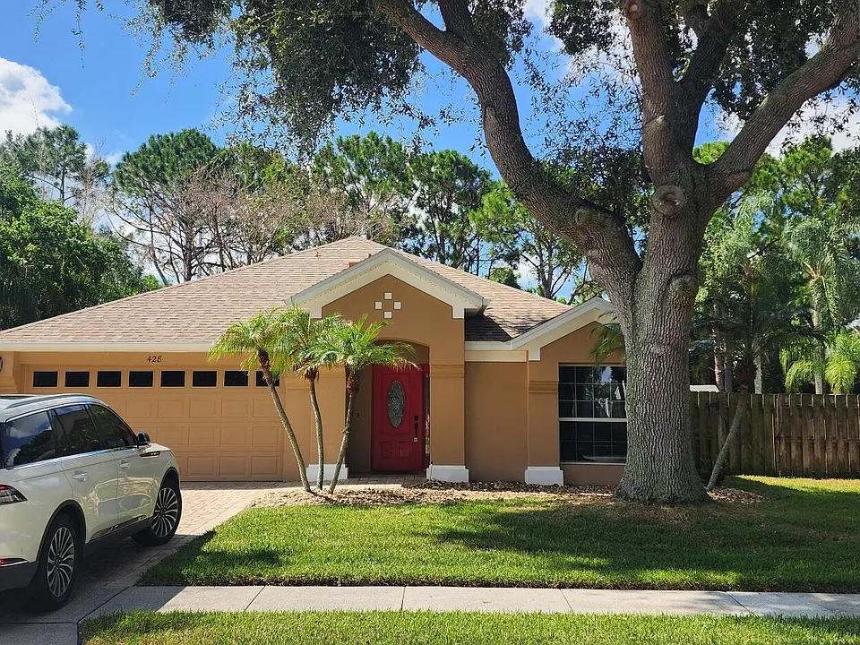 428 Heathrow Cir