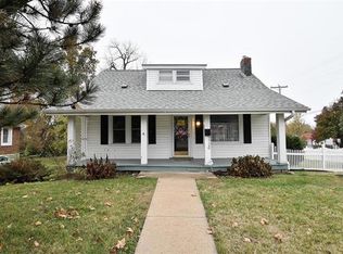 9726 Lackland Rd, Saint Louis, MO 63114