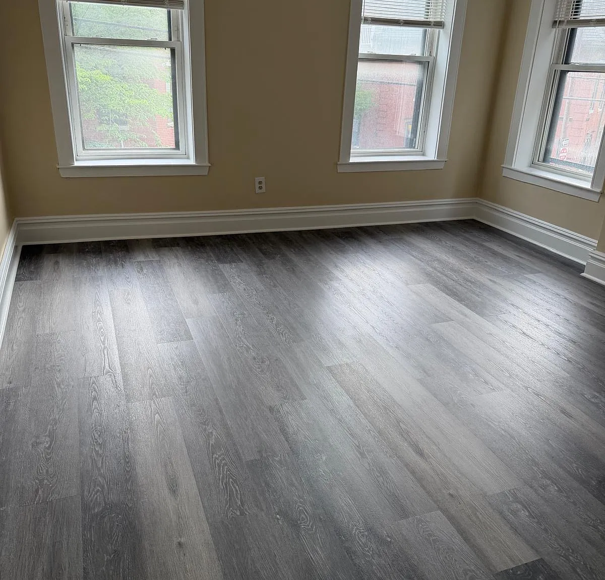 2 bed, 9999 sqft, $2,700 — Photo 4