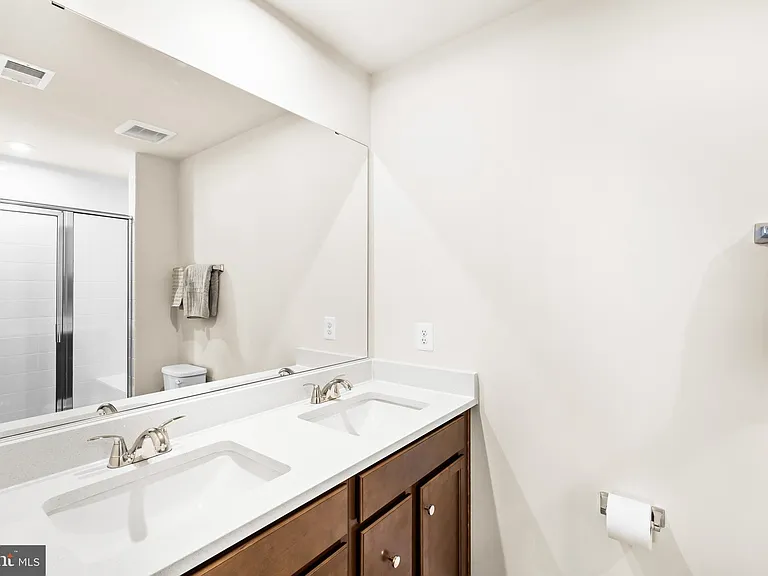 3404 Chester Aly — Photo 31