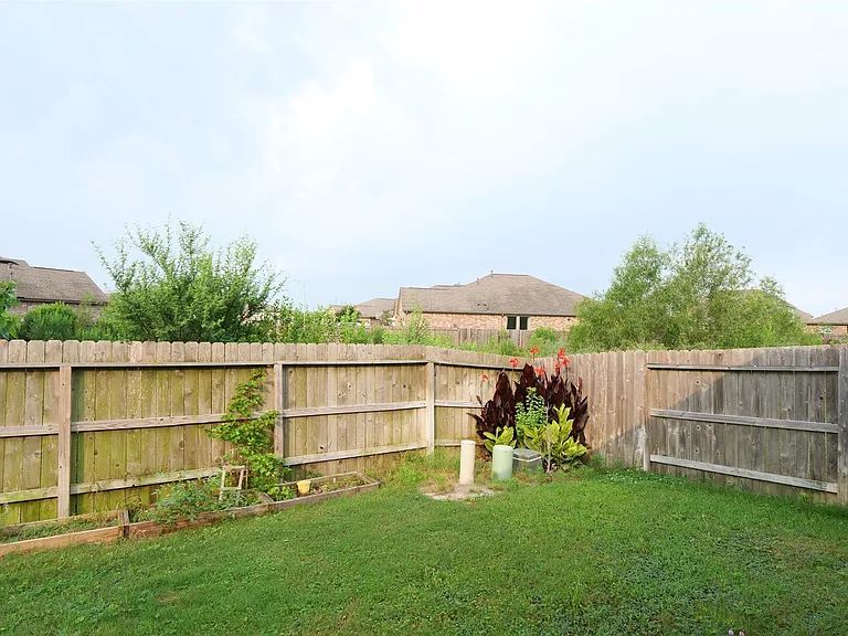 25907 Rose Frost Ct — Photo 29