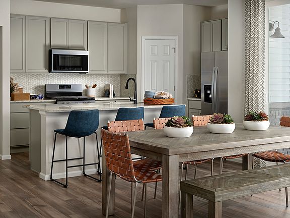 The Keystone modeled at Horizon Uptown.