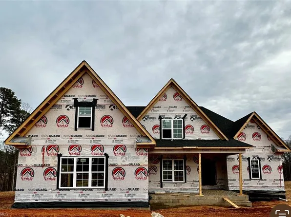 371 Indian Peaks Dr, Winston Salem, NC 27107