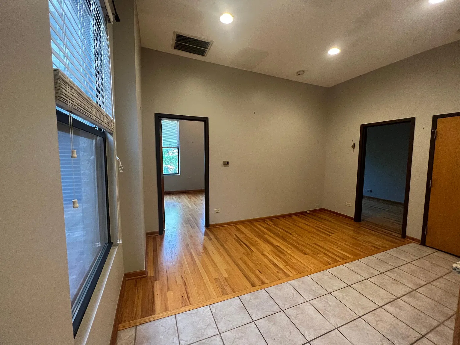 1114 W Armitage Ave — Photo 4
