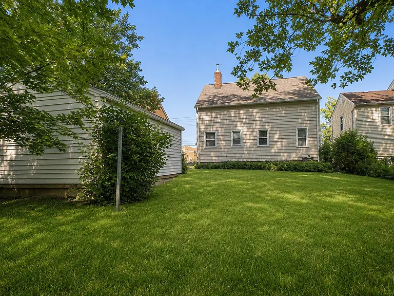 1500 Brainard Rd — Photo 3