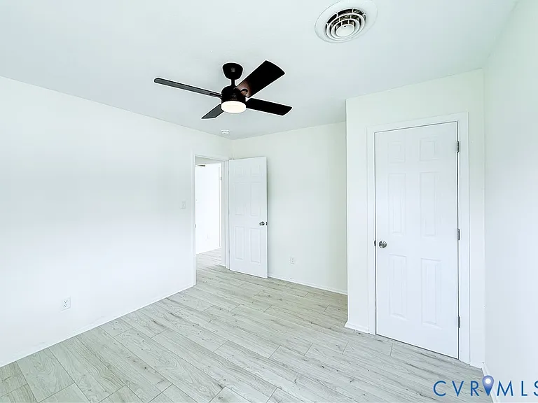 2706 Selden St — Photo 10