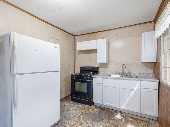 5th image of 814 S Albert Ave