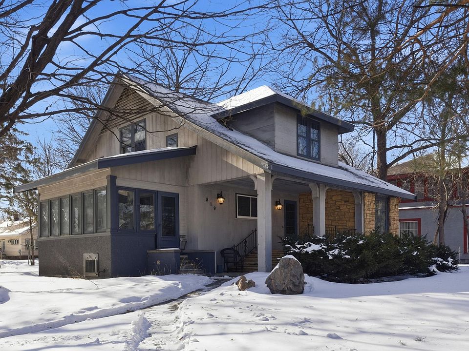 1st image of 819 Ella Ave NW