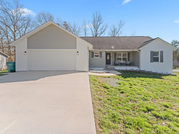 455 Carriage Dr, Crossville, TN 38555