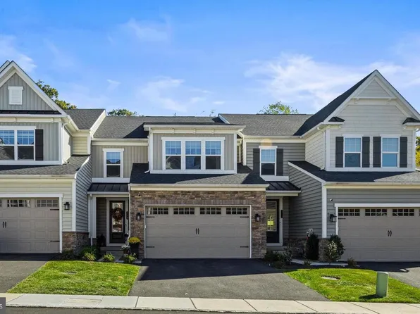 329 Ponds Edge Dr, Media, PA 19063