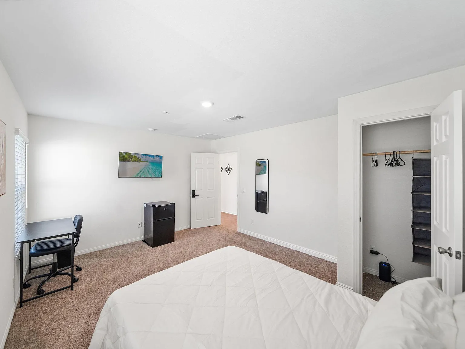 4 bed, 3.0 bath, 1853 sqft, $1,191 — Photo 4