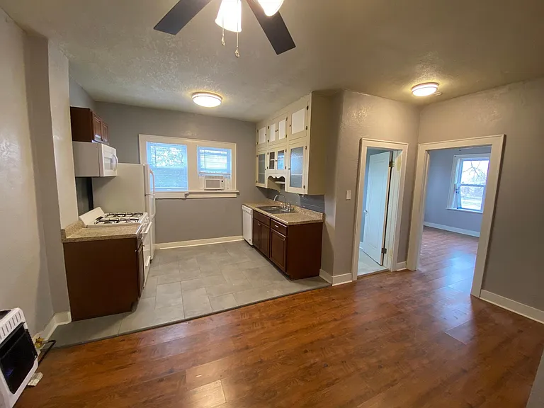 127 NW 31st St #6 — Photo 5