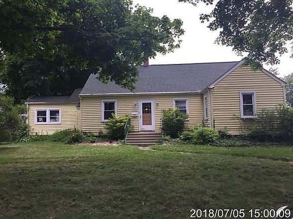 5th image of 701 Elm St