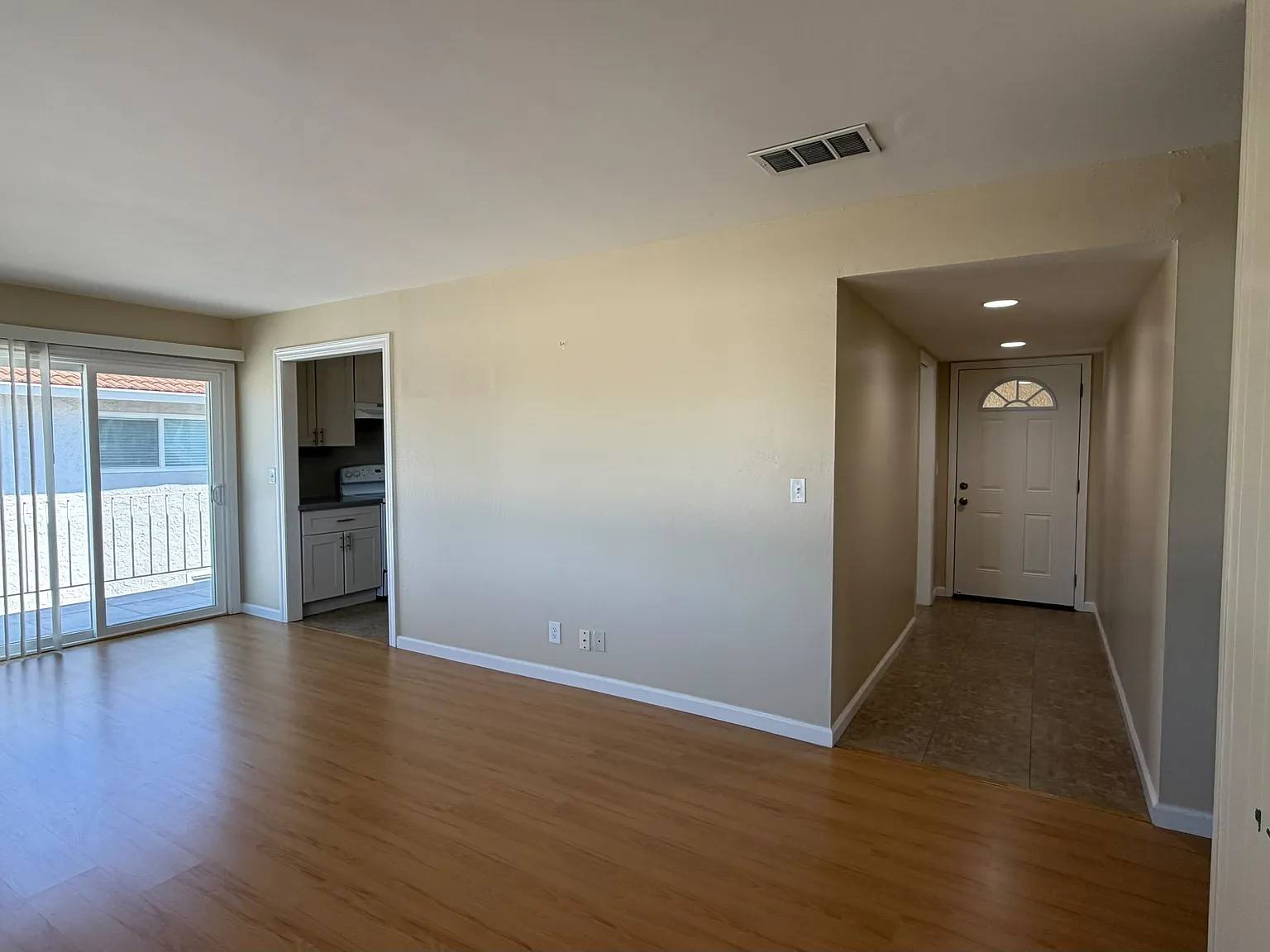 2 bed, 1.5 bath, 1085 sqft, $2,850 — Photo 3
