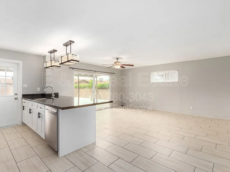 103 E Del Rio Dr — Photo 13