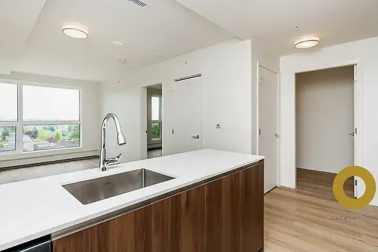 6137 Cambie St #501 — Photo 3