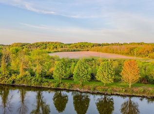 2441 River Rd, Melrose, NY 12121