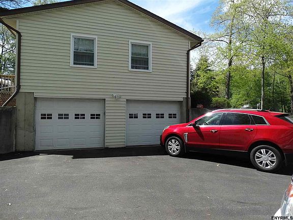 3rd image of 30 Brookline Dr