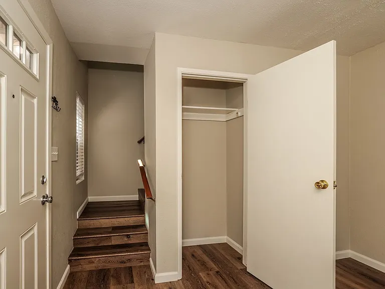 5851 Vallejo St #D — Photo 3