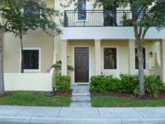 1st image of 2504 Venetian Ct