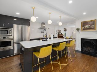 23 Mount Vernon St, Newport, RI 02840