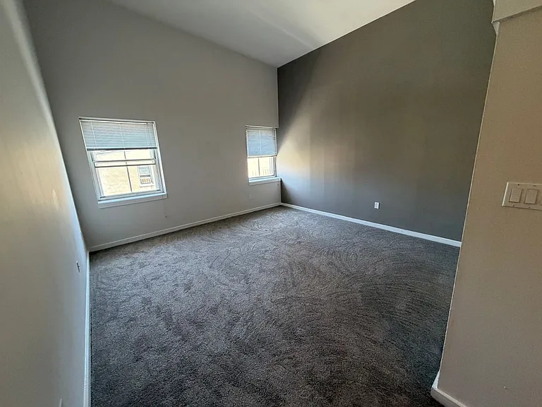 237 Chestnut St #1-403 — Photo 5